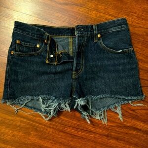 Women’s Levi shorts 501